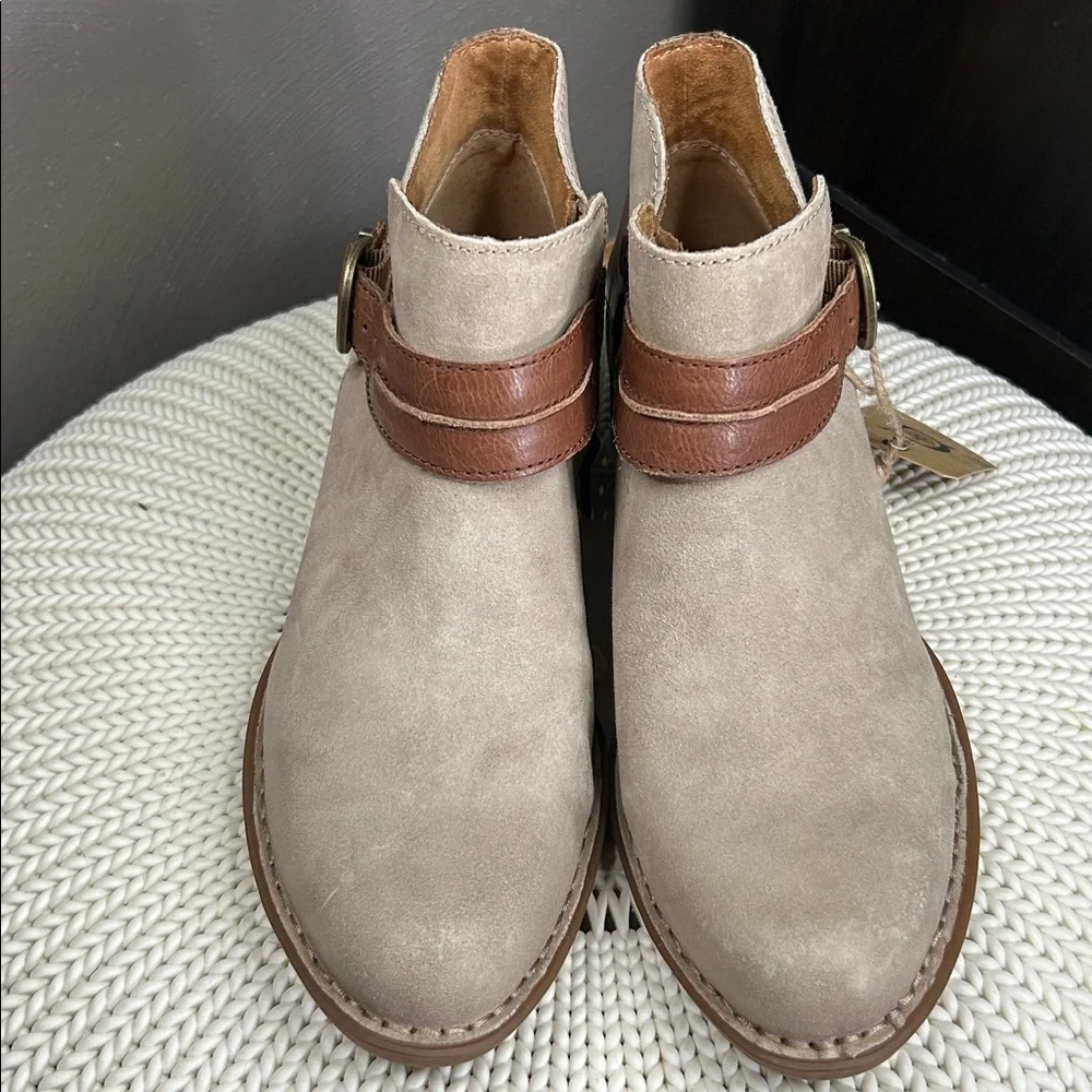 Born Katie Booties - Picture 3 of 10